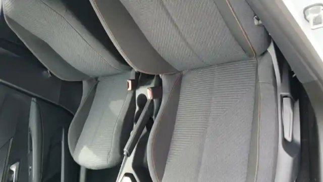 Peugeot 208 hybrid 110 ch e-dcs6 — photo 10