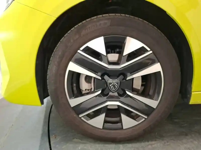 Peugeot 208 100 s&amp;s bvm6 — photo 12
