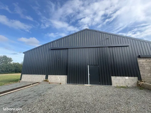 Location hangar