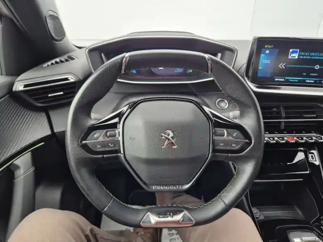 Peugeot 2008 electrique 136 ch — photo 31