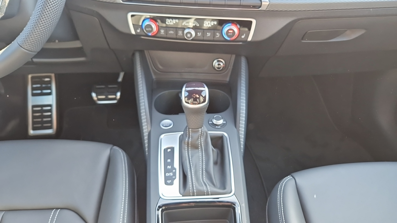 Audi Q2 35 TFSI 150 S tronic 7 — photo 11