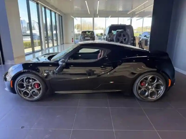 Alfa Romeo 4C 1750 tbi 240ch standard edition tct — photo 5