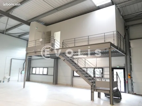 Local d'activité 316 m²