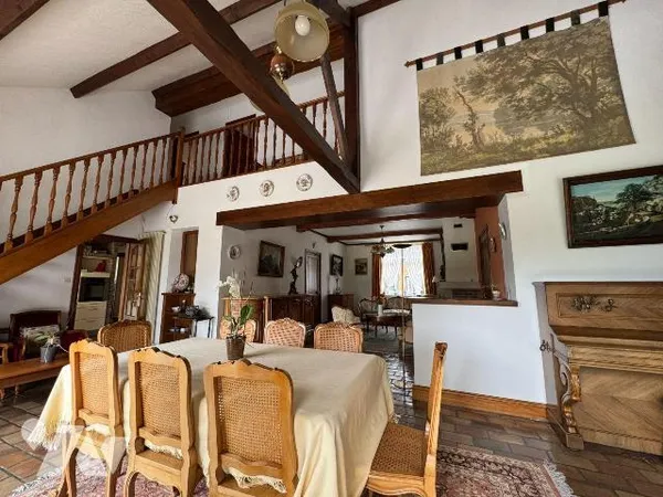 Maison 8 pièces 210 m²