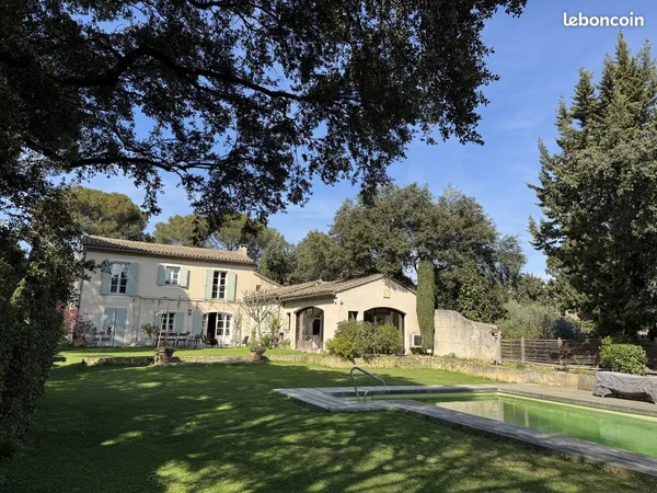 Maison 7 pièces 210 m²