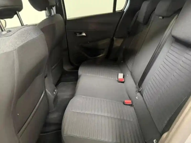 Peugeot 208 e- 136ch style — photo 11