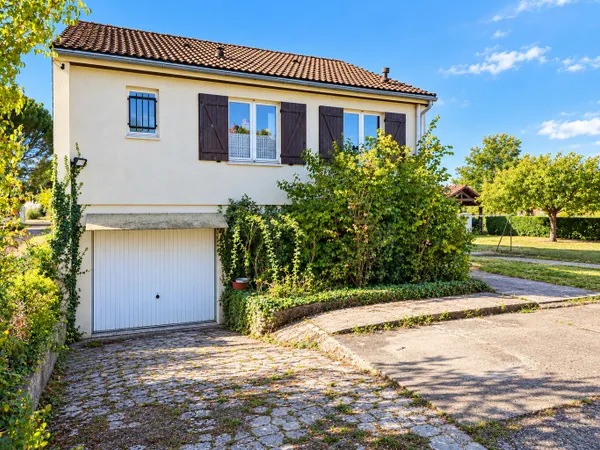 Maison Varennes Vauzelles, 3 chambres potentielles, garage, écoles, commerces, bus