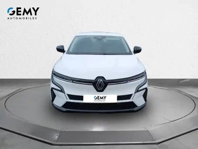 Renault Megane e-tech ev40 130ch standard charge — photo 2