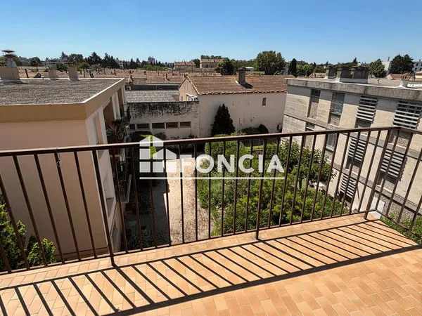 Grand appartement T5 de 96 m2 habitables avec TERRASSE, GARAGE et CAVE