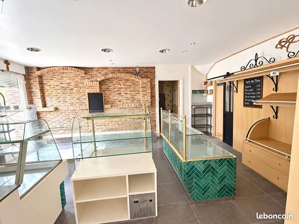 Local 152 m² LAPUGNOY