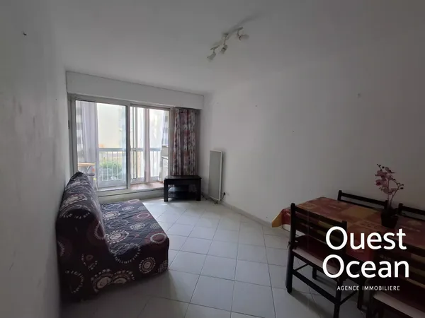 APPARTEMENT T2 CAVE ET PARKING