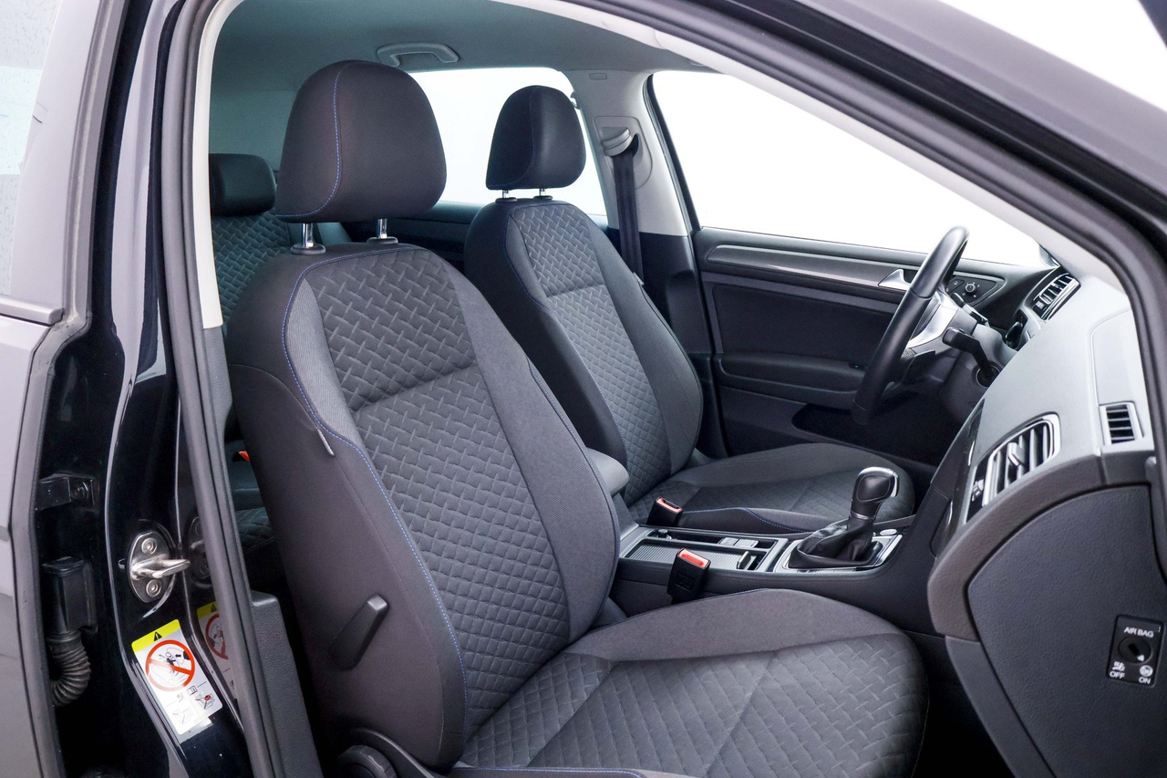 Volkswagen Golf 7 — photo 14