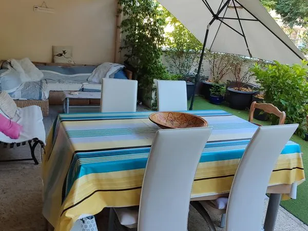 Coup de coeur T2 avec 38 m² d'extérieur plus piscine