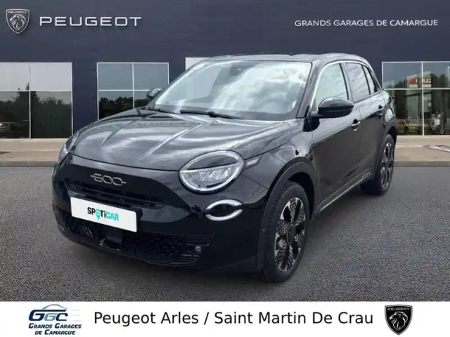 Fiat 600 1.2 hybrid 100ch dct6 — photo 1