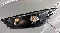 Toyota Yaris 116h Dynamic 5p MY22 — photo 17