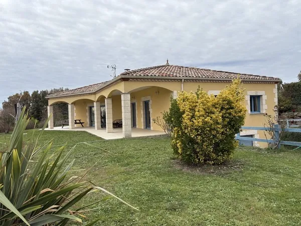 Exclusivité : Villa de 135m2 + sous-sol complet, T5, grand j