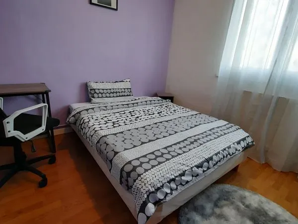 Chambre meublée en colocation