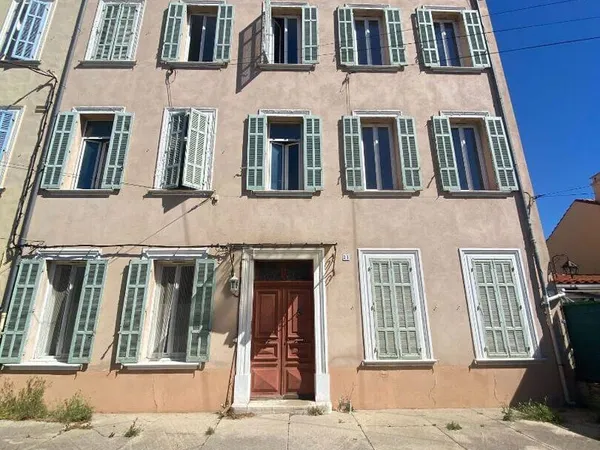 Immeuble 150 m²