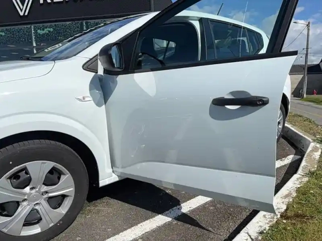 Dacia Sandero sce 65 — photo 17