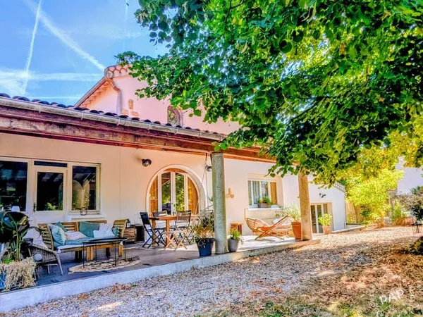 Maison 8 pièces 220 m²