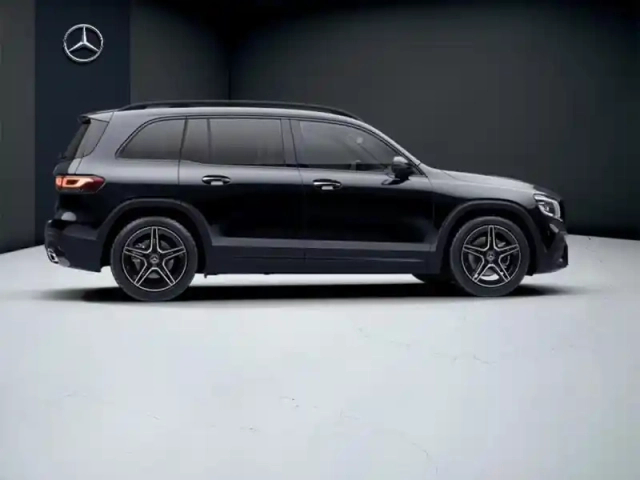 Mercedes Glb 200 d amg line — photo 18