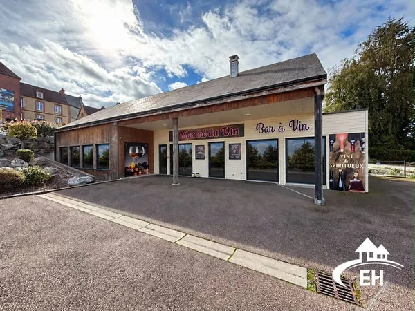 Local commercial 1 pièce 150 m²