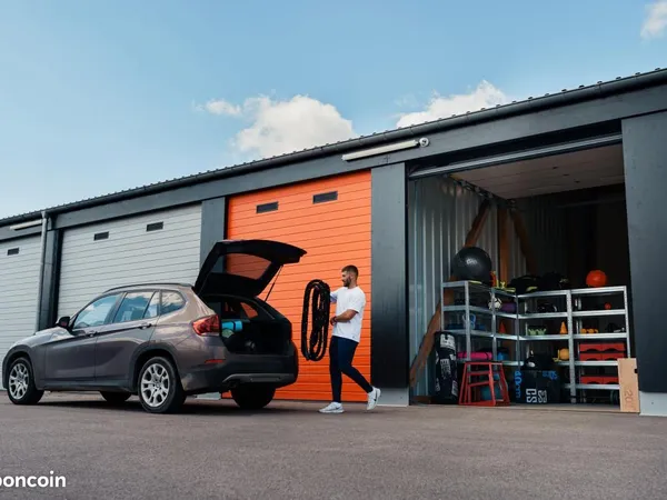 Garage/box 56 m² Aubergenville