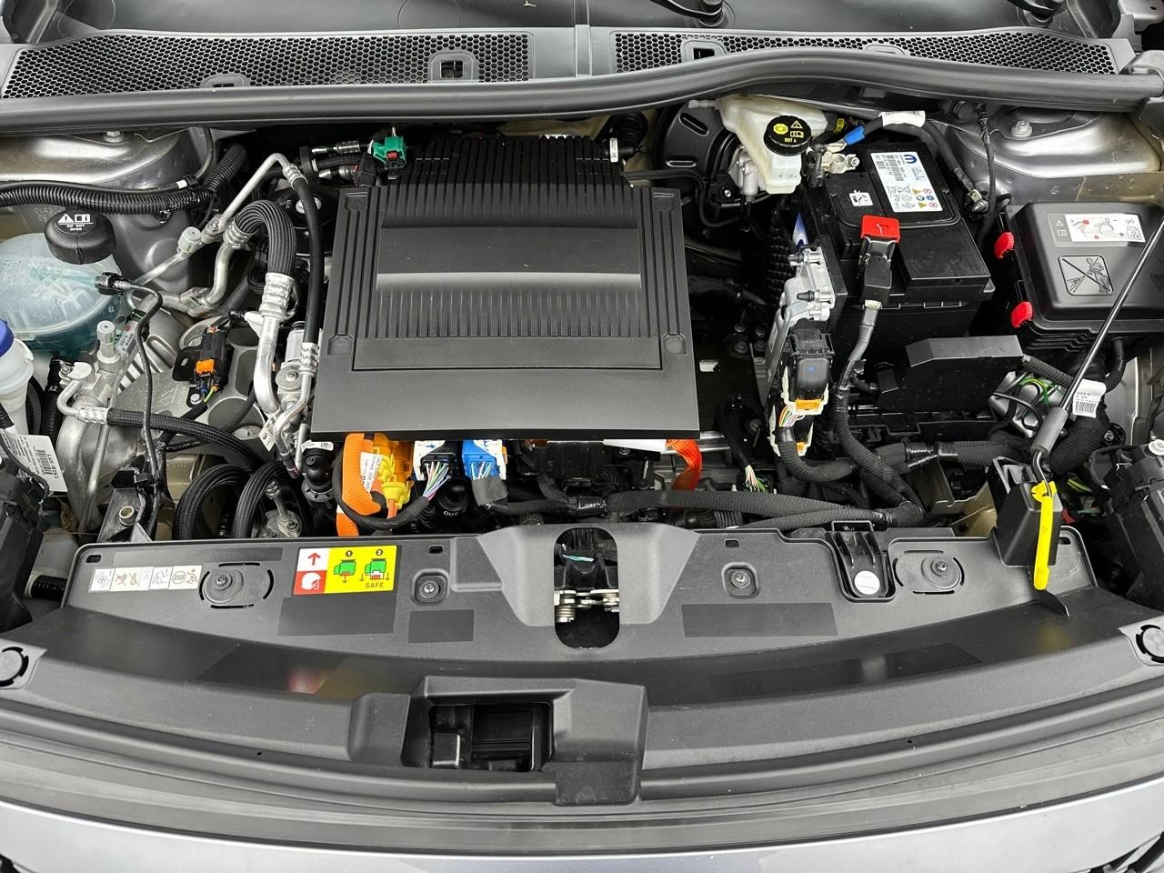 Peugeot 2008 electrique 54 kwh 156 ch allure — photo 13