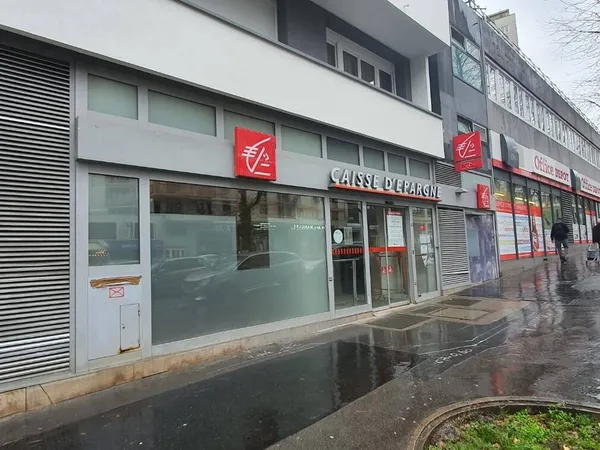 Local commercial 2 pièces 151 m²