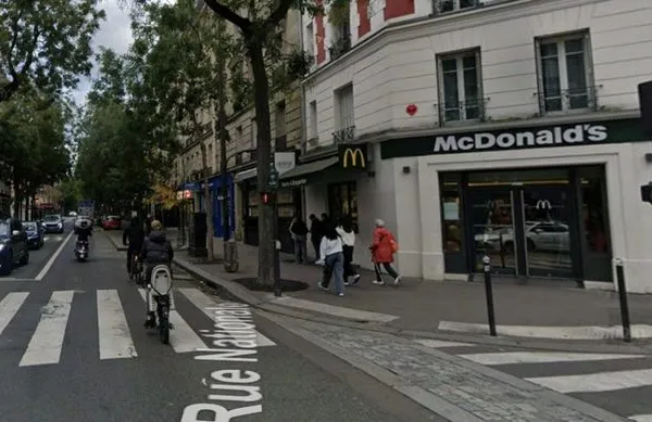 Local commercial 126 m² Paris