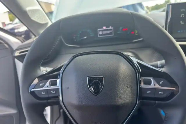 Peugeot 208 hybrid 110 ch e-dcs6 — photo 7