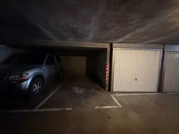 PLACE DE PARKING A LOUER - JARDIN DE LA TRINITE