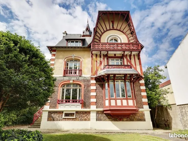 Maison 9 pièces 350 m²