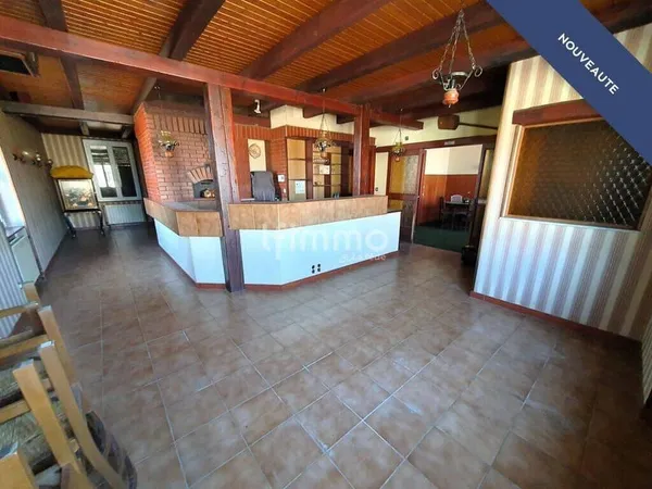 Local commercial 472 m²