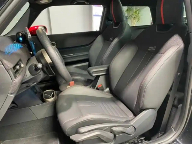Mini Cooper 3 portes s 204ch jcw dkg7 — photo 12