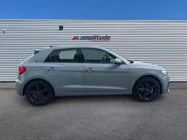 Audi A1 sportback 35 tfsi 150ch s line s tronic 7 — photo 4