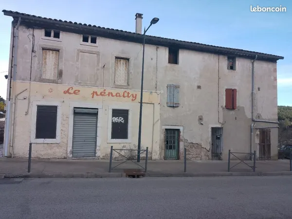 Bâtisse de 280