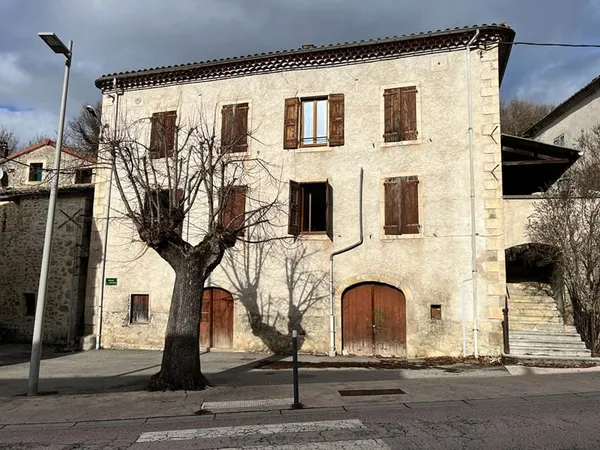 Maison Beaurieres 8 pièce(s) 230 m2