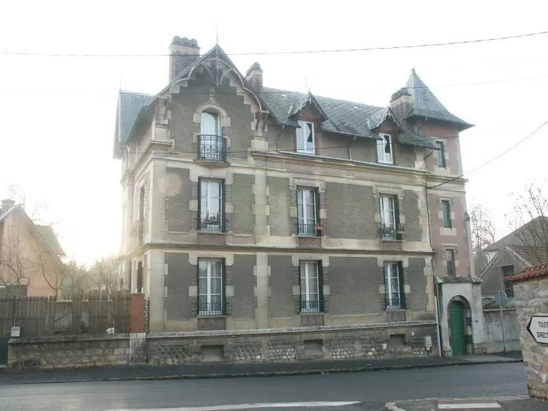 Photo 1