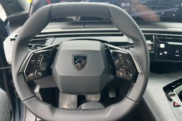 Peugeot 3008 plug-in hybrid 195 e-dcs7 — photo 14