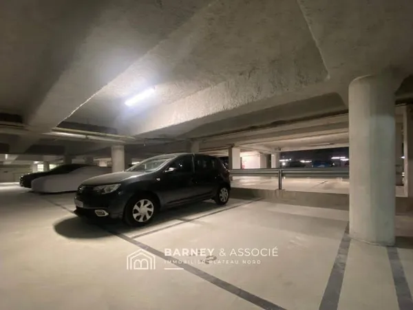 Parking 12 m²