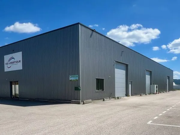 Local d'activité 1000 m²