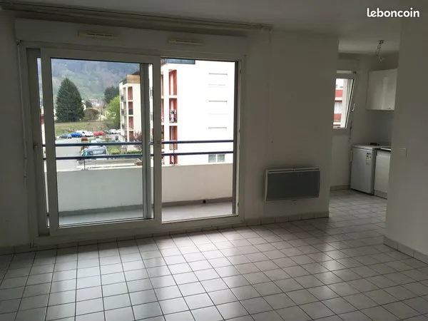 Appartement T1 35 m2 + loggia + grand garage