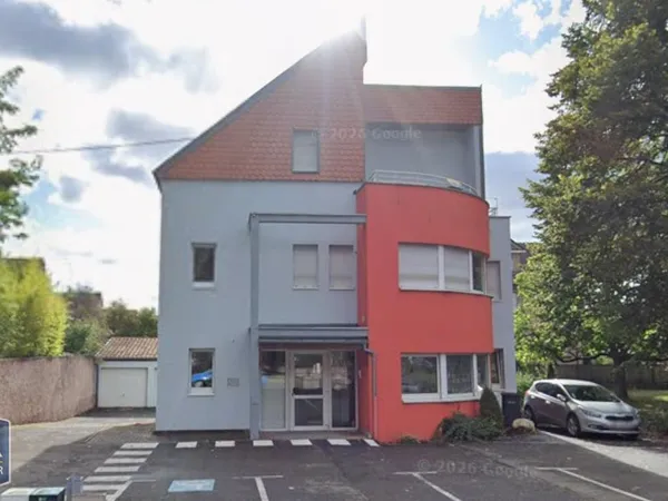 Local professionnel 91 m²