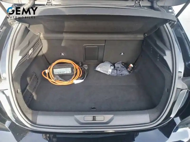 Peugeot 308 phev 180 e-eat8 — photo 6