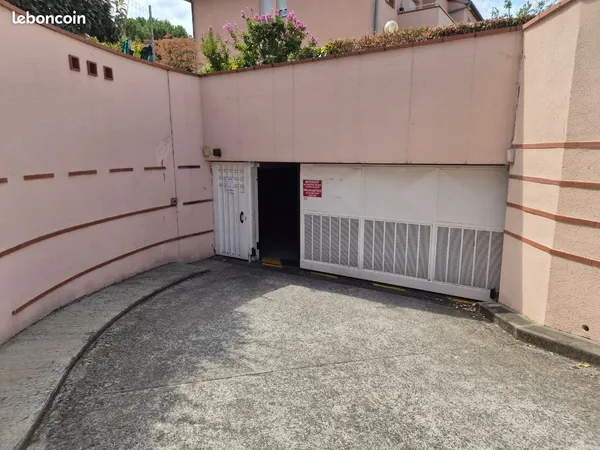 Place de parking intérieur