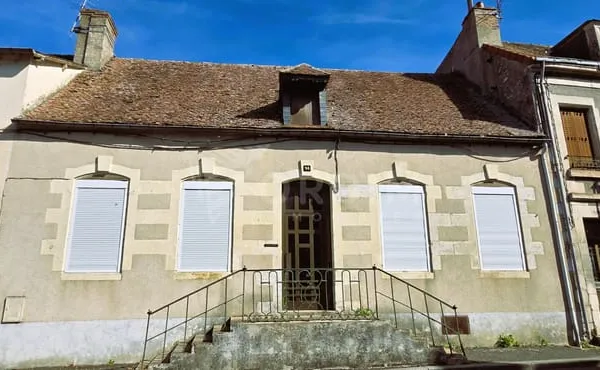 Maison à rénover ? Projet d'immeuble locatif ? Cosne-sur-Loire