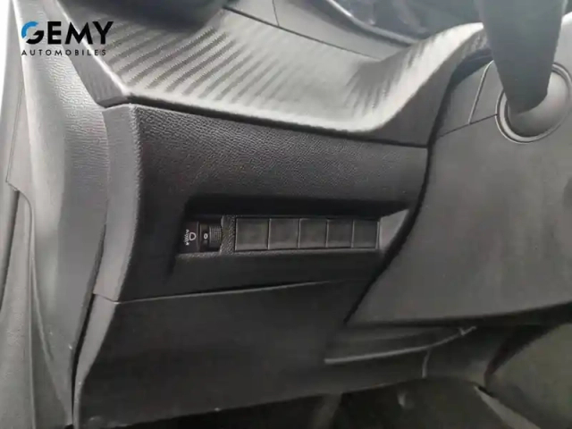 Peugeot 208 hybrid 100 e-dcs6 — photo 17