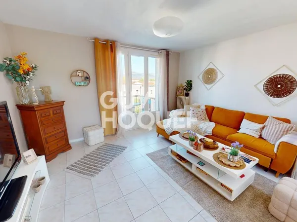A VENDRE - APPARTEMENT 3 PIECES DE 50 m² - CAVE - PARKING GUILHERAND-GRANGES 07500
