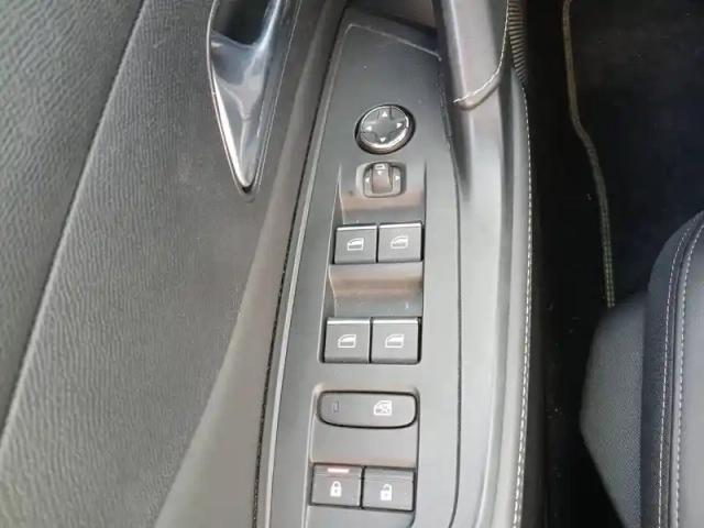 Peugeot 308 sw puretech 130ch s&amp;s eat8 — photo 17